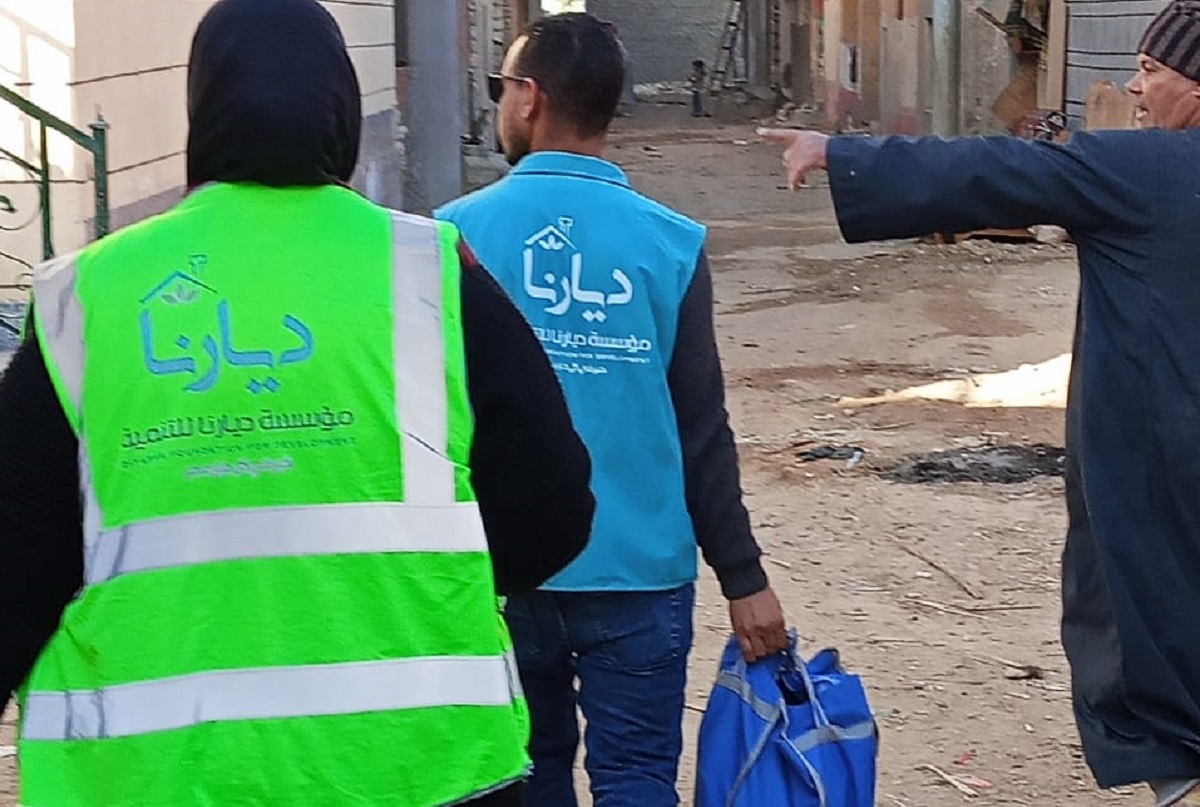 «ديارنا» تبدأ توزيع كراتين رمضان من زاوية الجدامي